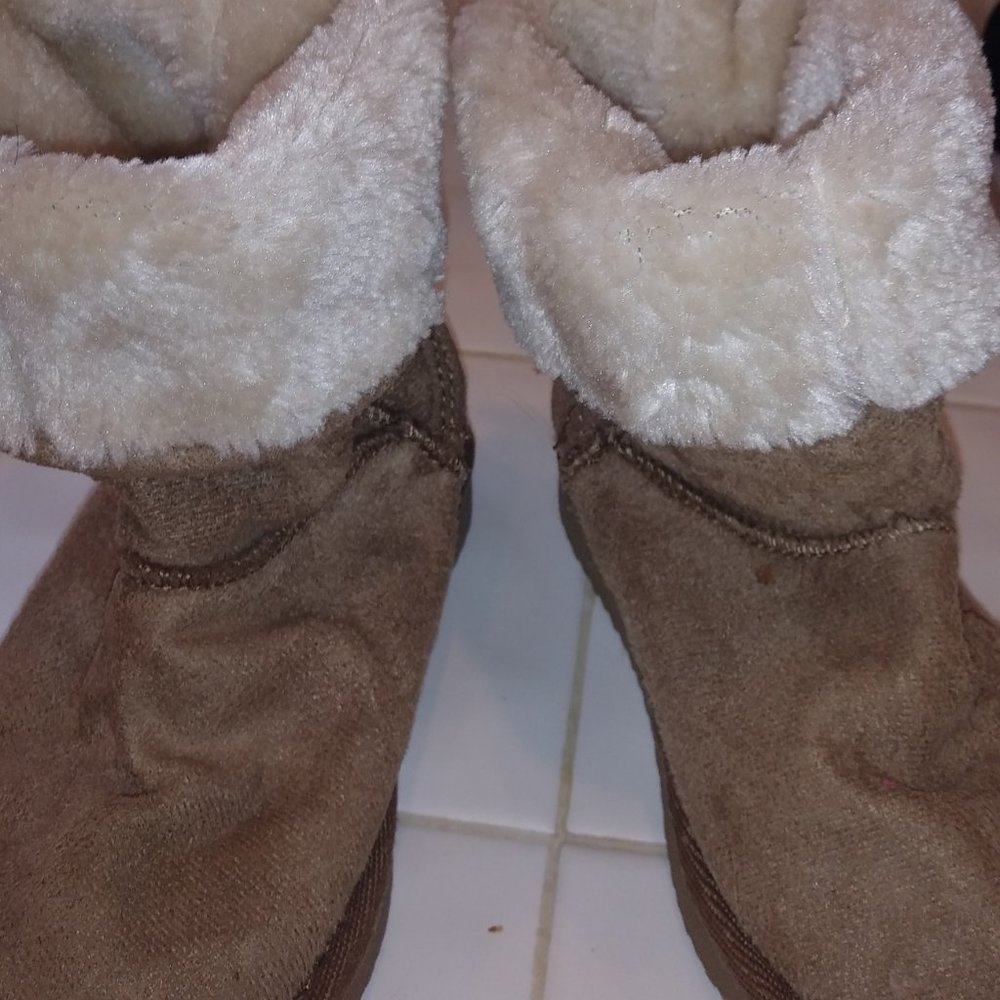 Girls UGG Style Boots